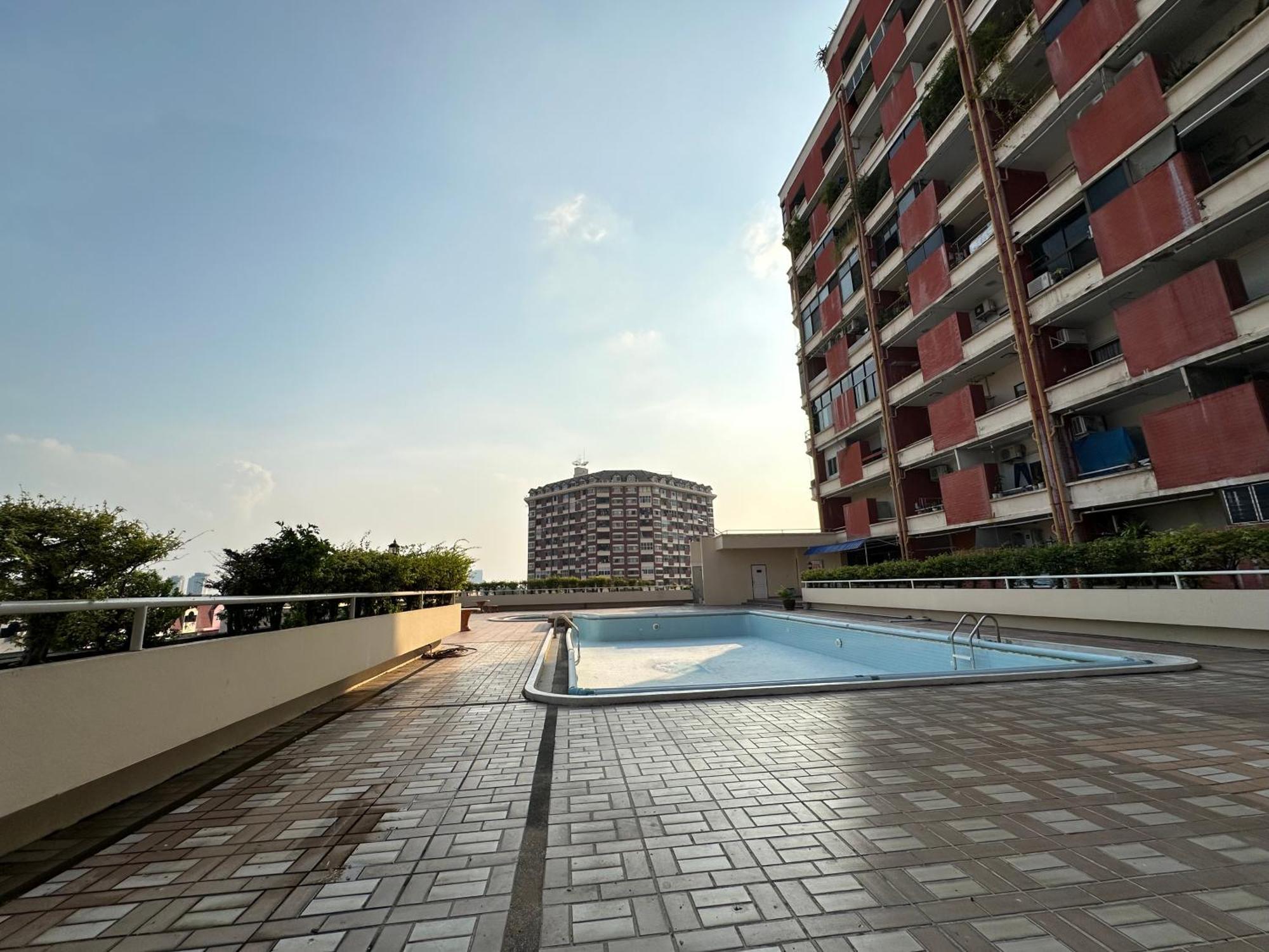 Aparthotel Country Complex Bangna Bangkok Exterior foto